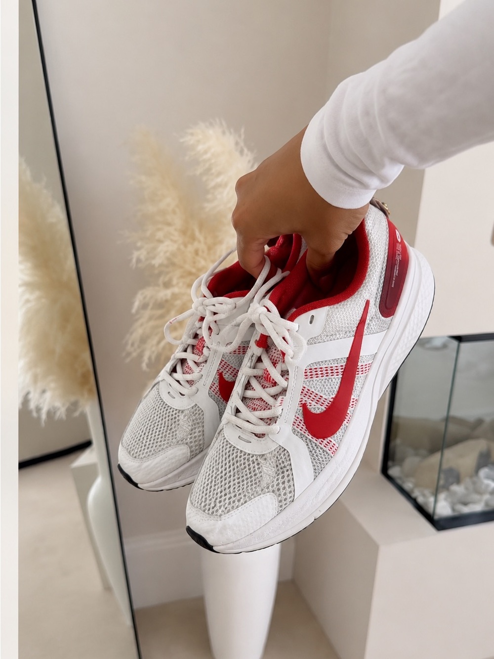 Women’s Nike Run Swift 2 White University Red